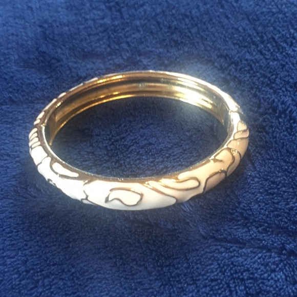 Bangle bracelet - Picture 1 of 2